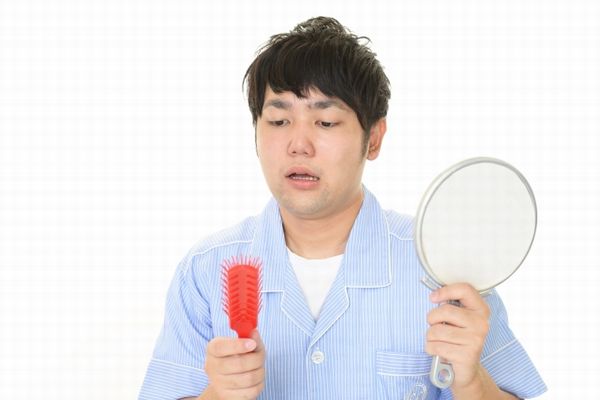 抜け毛の種類｜正常な抜け毛と異常な抜け毛の見分け方